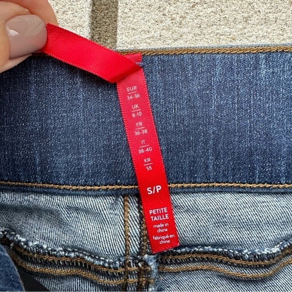 SPANX Distressed Skinny Jeans Medium Wash - Picture 5 of 13